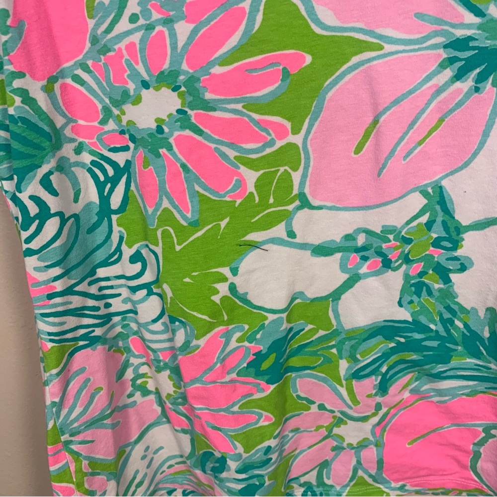 Lily Pulitzer Michele Flamingo Don’t Give a Cluck Pink Print V Neck T Shirt - Picture 6 of 12
